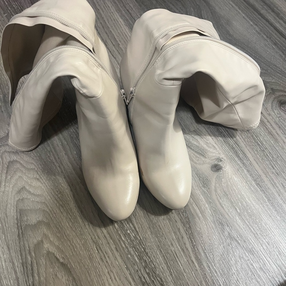 Versona Cream Heeled Boots